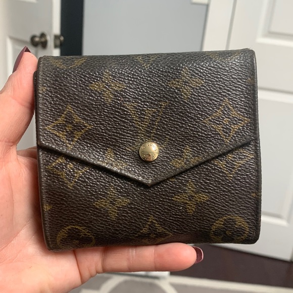 1990 authentic Louis Vuitton compact Elise wallet